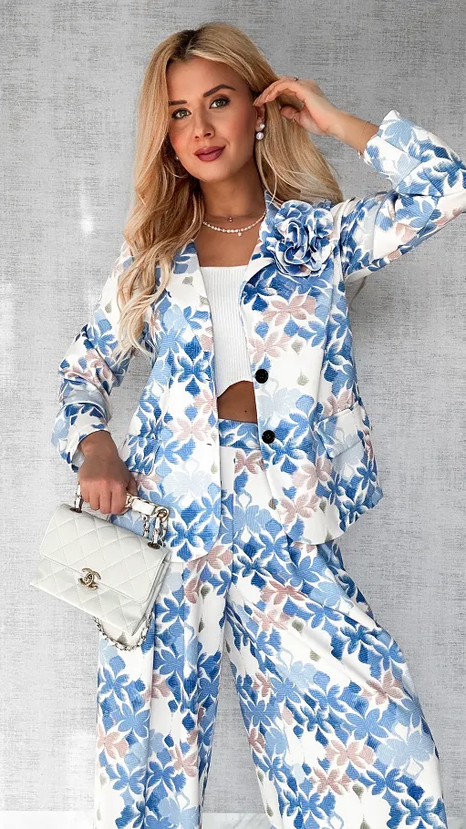 Masełkowy komplet w niebieskie kwiaty marynarka + spodnie ONE SIZE - P484