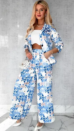 Masełkowy komplet w niebieskie kwiaty marynarka + spodnie ONE SIZE - P484