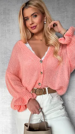 Lekki puszysty sweter na guziki z modnymi rękawami BRZOSKWINIOWY - P471A