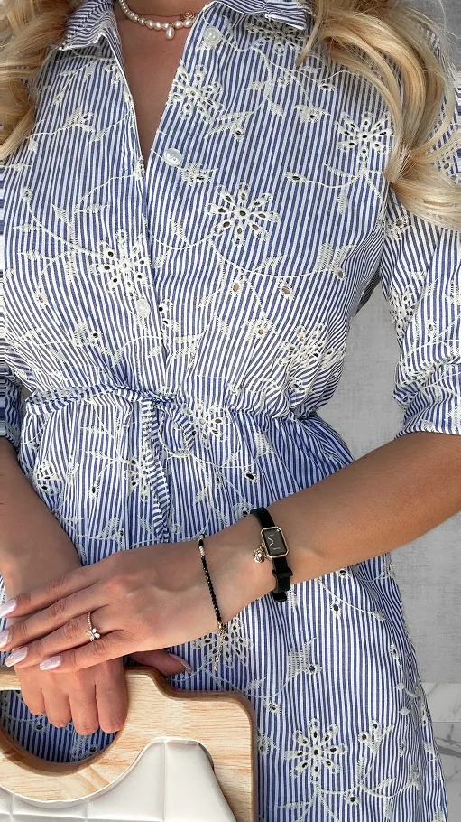 Wiosenna sukienka w niebieskie paski i haftowane kwiaty ONE SIZE - P488