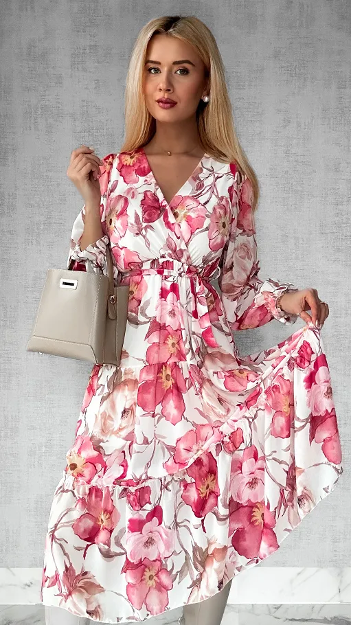Sukienka w różowe kwiaty z kopertowym dekoltem ONE SIZE - P443