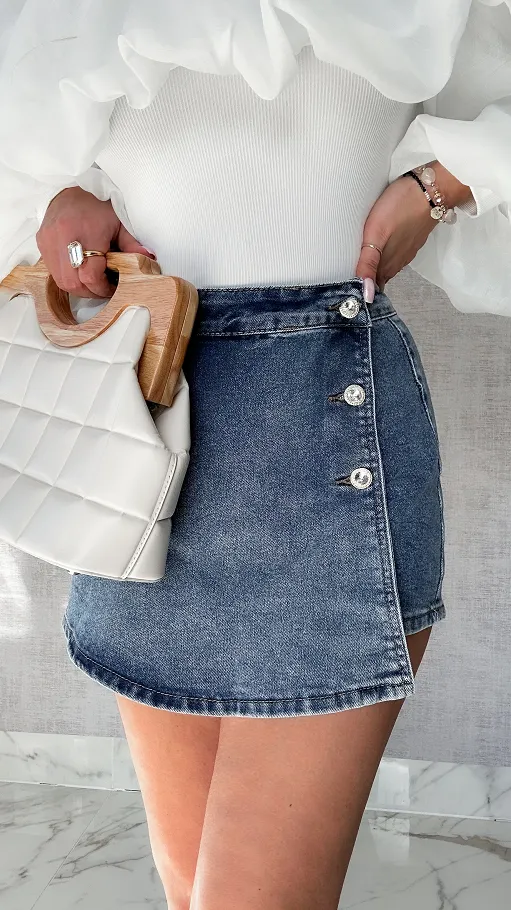 Elastyczne jeansowe spódnico-spodenki z guzikami BLUE JEANS - P531
