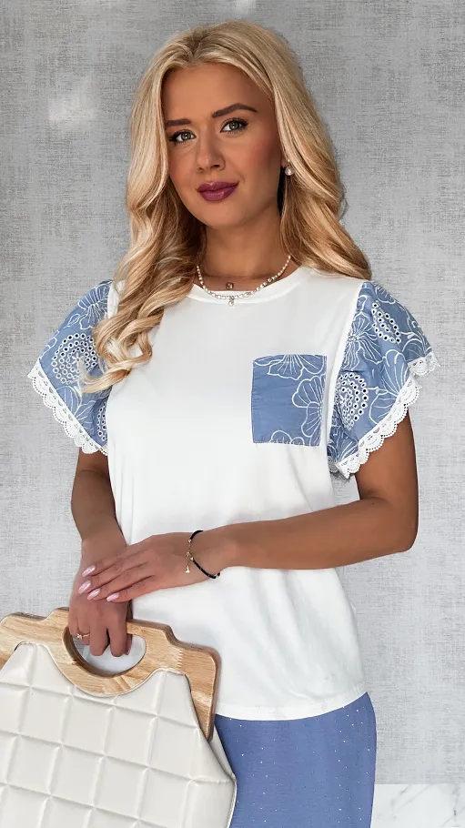 Biała bluzka t-shirt z niebieskimi dodatkami i ozdobnymi rękawkami ONE SIZE - P610