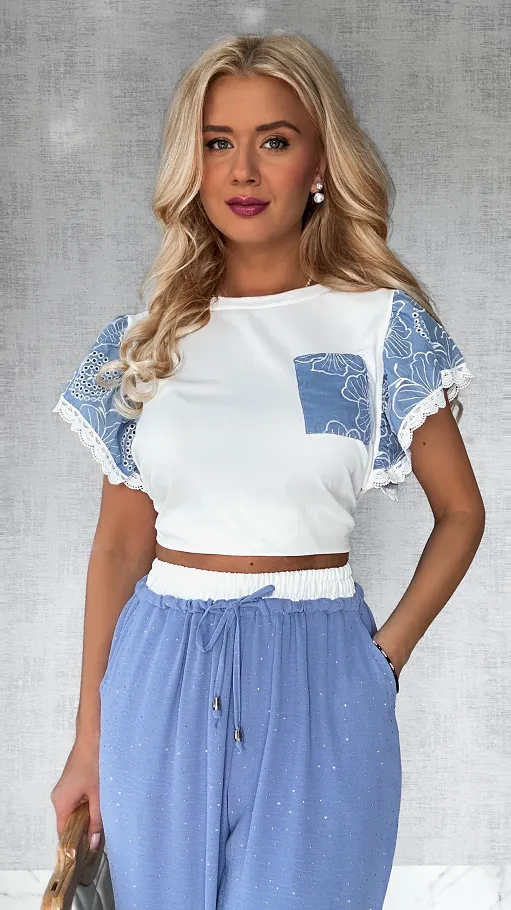 Biała bluzka t-shirt z niebieskimi dodatkami i ozdobnymi rękawkami ONE SIZE - P610