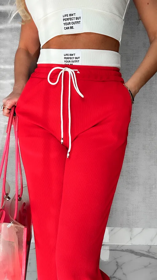 Wygodny sportowy komplet TOP + czerwone spodnie ONE SIZE - P556A