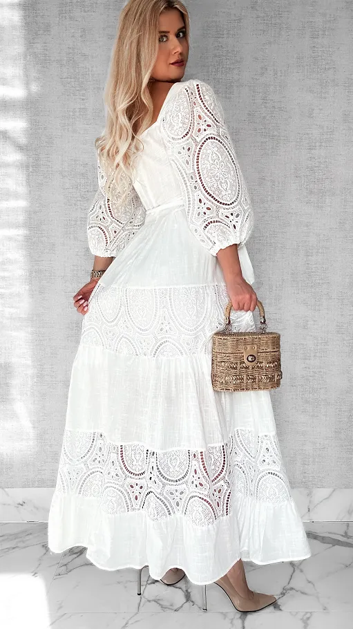 Elegancka biała MAXI sukienka z bawełny - P445