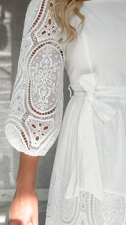 Elegancka biała MAXI sukienka z bawełny - P445