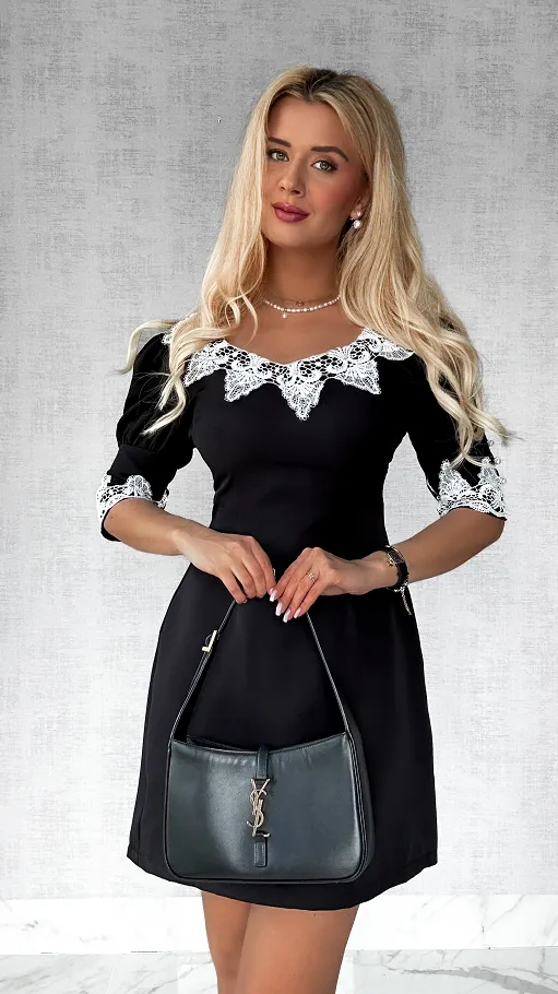 Elegancka sukienka MAŁA czarna z białą koronką - P551