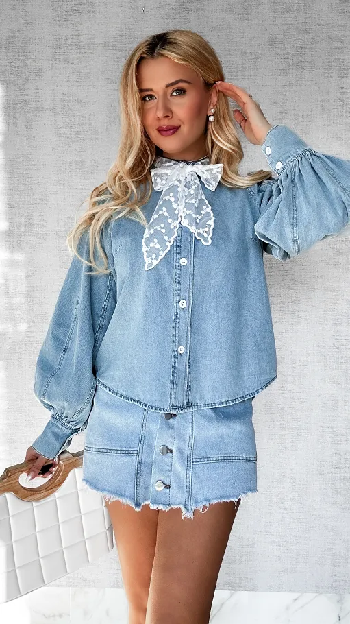 Miękka jeansowa koszula z bufiastymi rękawami ONE SIZE - P525