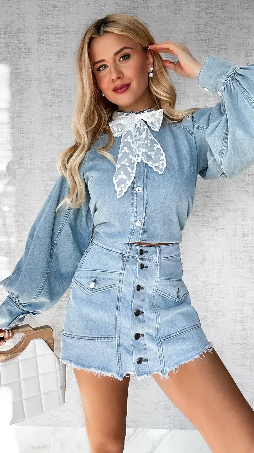 Miękka jeansowa koszula z bufiastymi rękawami ONE SIZE - P525