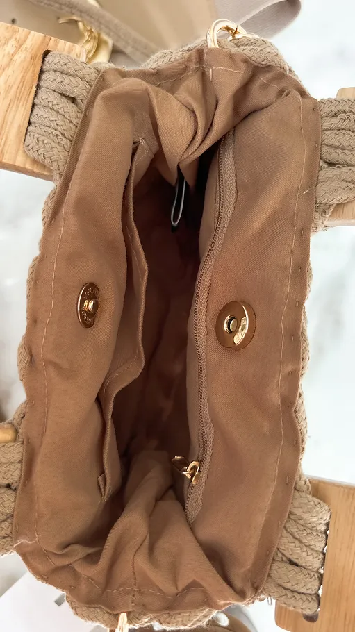 Pleciona torebka HAND MADE z drewnianymi rączkami - P663