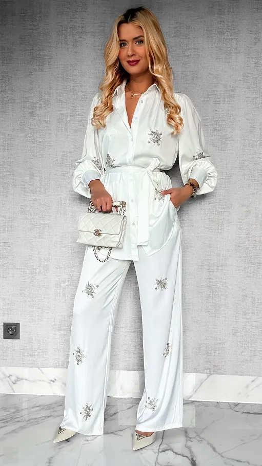 Satynowy komplet GLAMUR w białym kolorze ONE SIZE - P129A