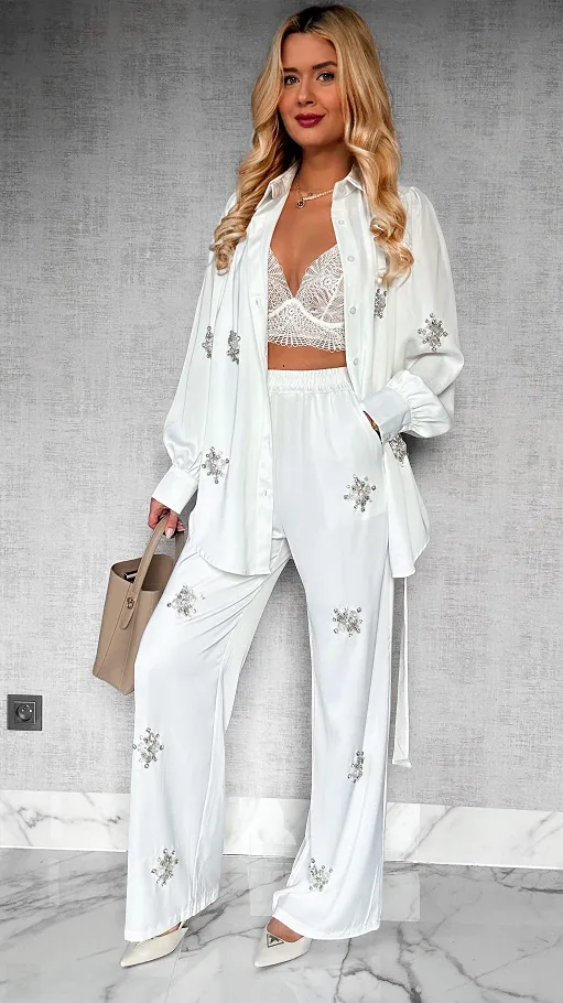 Satynowy komplet GLAMUR w białym kolorze ONE SIZE - P129A