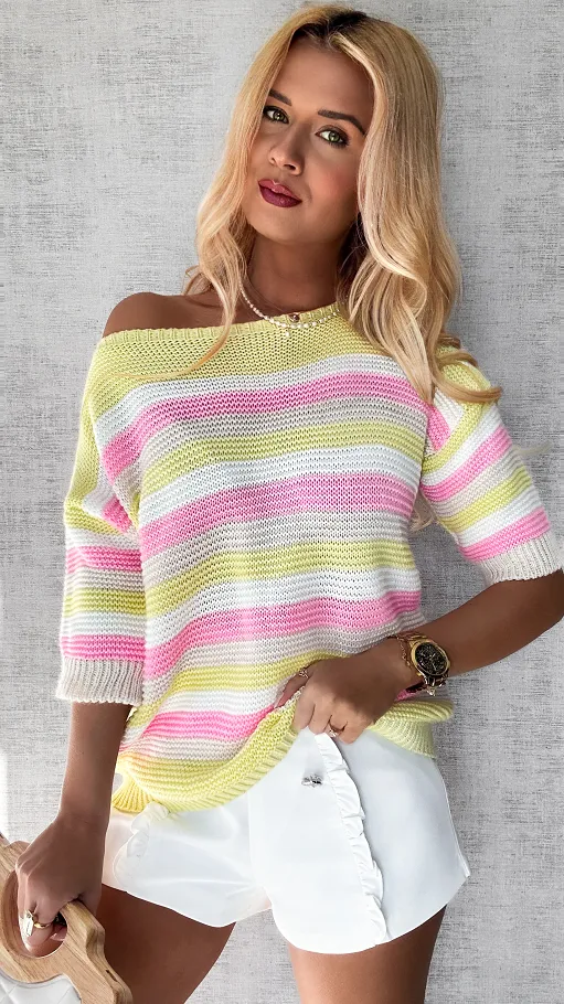 Lekki wiosenny sweter w pastelowe pasy z krótkim rękawem - P472