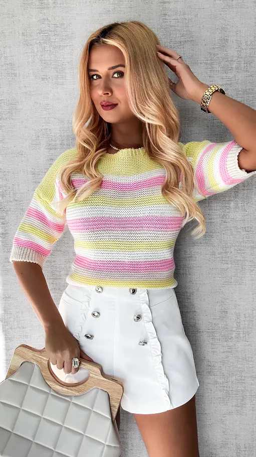 Lekki wiosenny sweter w pastelowe pasy z krótkim rękawem - P472