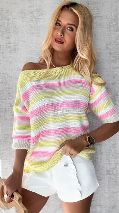 Lekki wiosenny sweter w pastelowe pasy z krótkim rękawem - P472
