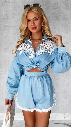Błękitny komplet zdobiony białą koronką i cyrkoniami ONE SIZE - P595