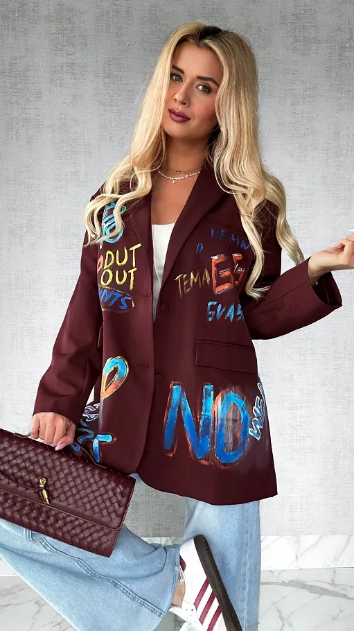 Idealna bordowa marynarka z kolorowym graffiti OVERSIZE - P552C