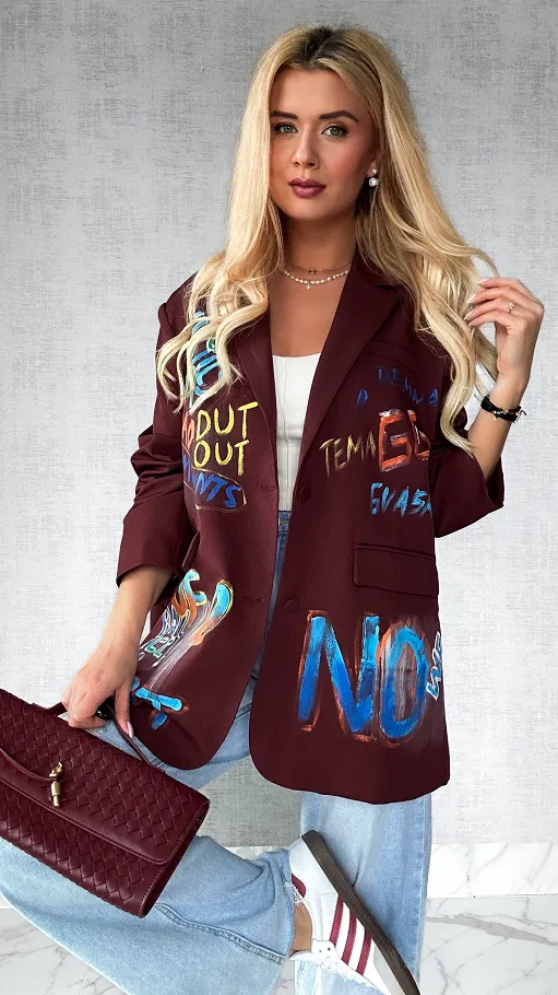 Idealna bordowa marynarka z kolorowym graffiti OVERSIZE - P552C