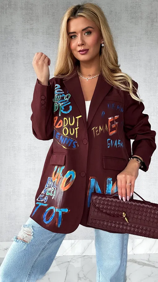 Idealna bordowa marynarka z kolorowym graffiti OVERSIZE - P552C