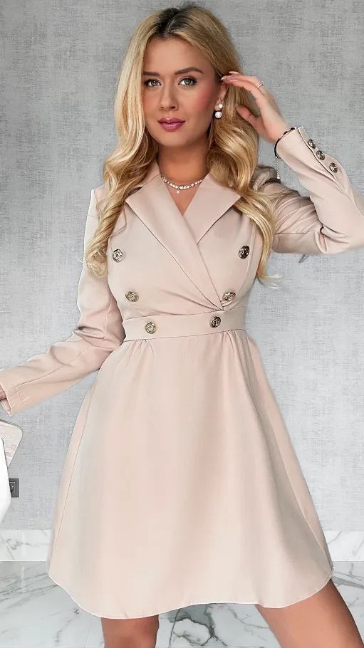 Elegancka beżowa sukienka ze złotymi guzikami - P592B