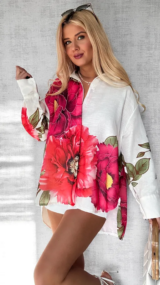 Asymetryczna jasna koszula w kolorowe kwiaty OVERSIZE - P479