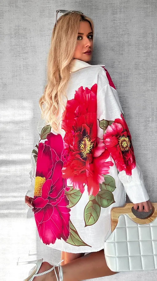 Asymetryczna jasna koszula w kolorowe kwiaty OVERSIZE - P479