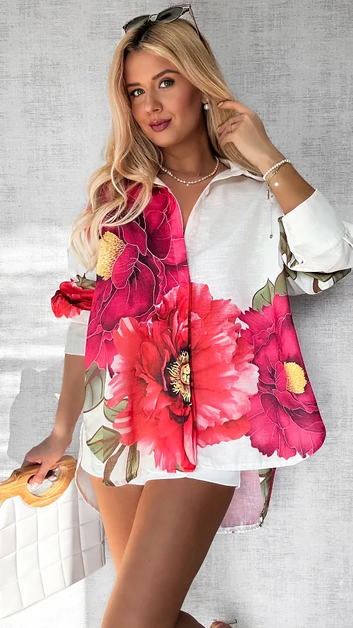 Asymetryczna jasna koszula w kolorowe kwiaty OVERSIZE - P479
