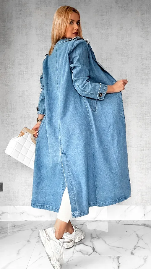 Wiosenny jeansowy płaszcz TRENCZ z szerokim paskiem BLUE JEANS - P415