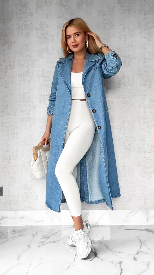 Wiosenny jeansowy płaszcz TRENCZ z szerokim paskiem BLUE JEANS - P415