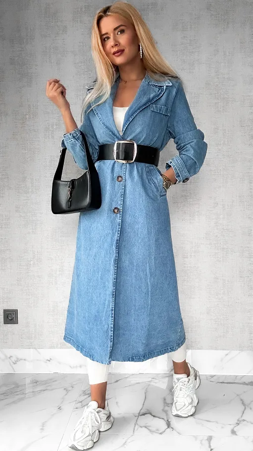 Wiosenny jeansowy płaszcz TRENCZ z szerokim paskiem BLUE JEANS - P415