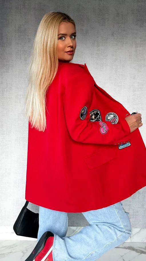 Idealna czerwona marynarka z naszywkami OVERSIZE - P273