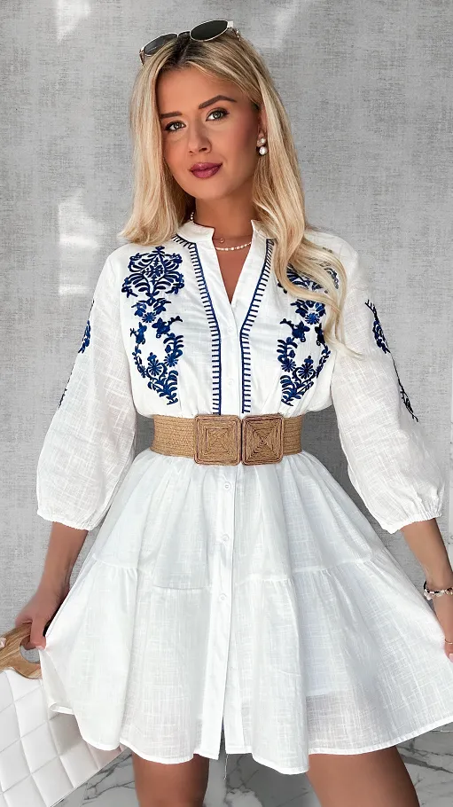Biała bawełniana luźna sukienka z granatowymi haftami ONE SIZE - P455A