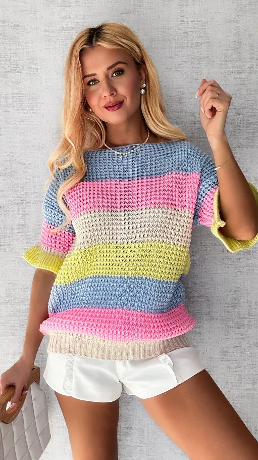 Wiosenny sweter w kolorowe pasy z krótkim rękawem - P504