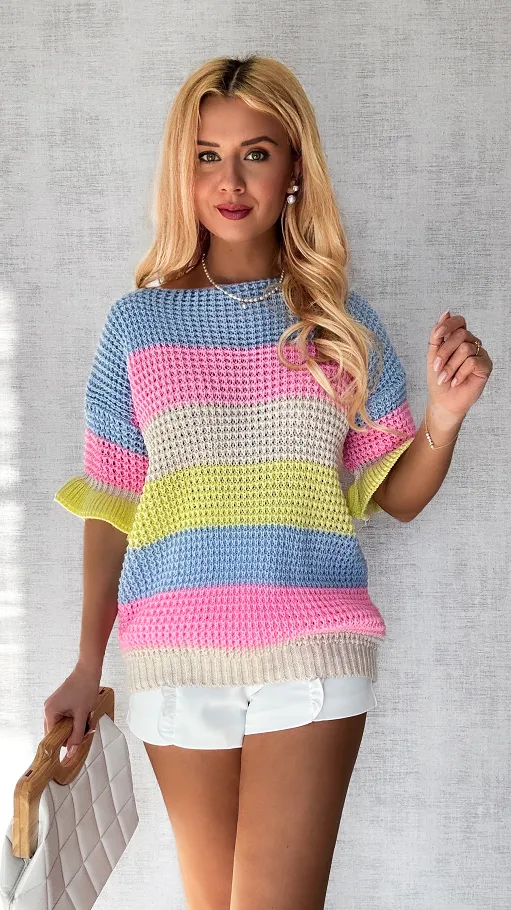 Wiosenny sweter w kolorowe pasy z krótkim rękawem - P504