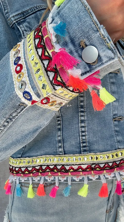 Śliczna jeansowa katana BLUE JEANS z kolorowymi frędzelkami - P709