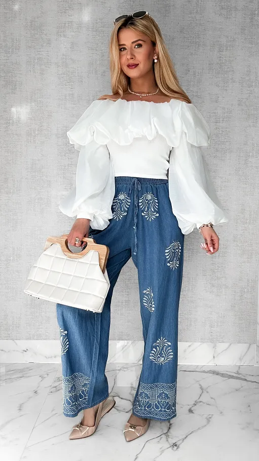 Luźne spodnie z miękkiego jeansu z haftami ONE SIZE - P438