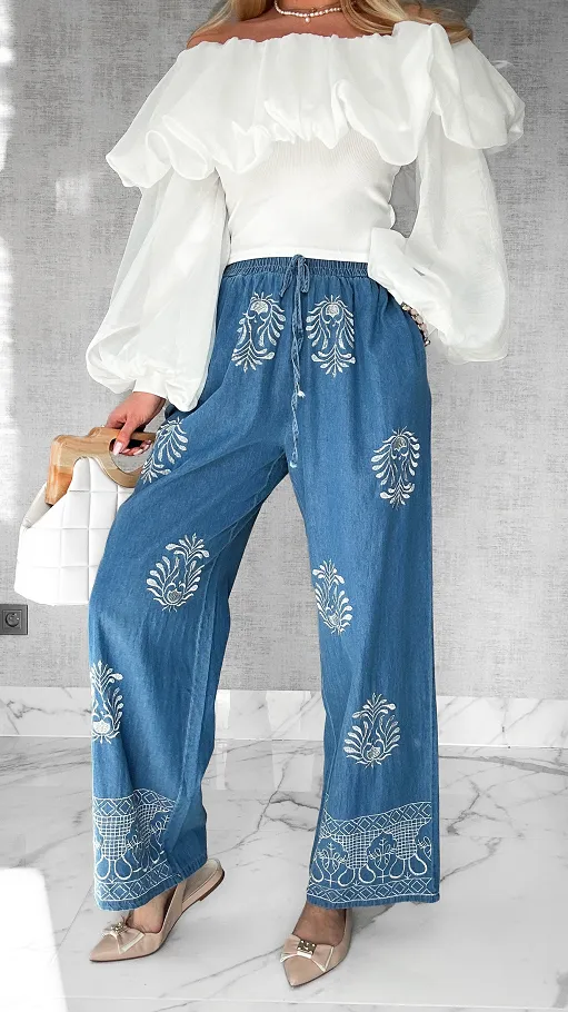 Luźne spodnie z miękkiego jeansu z haftami ONE SIZE - P438
