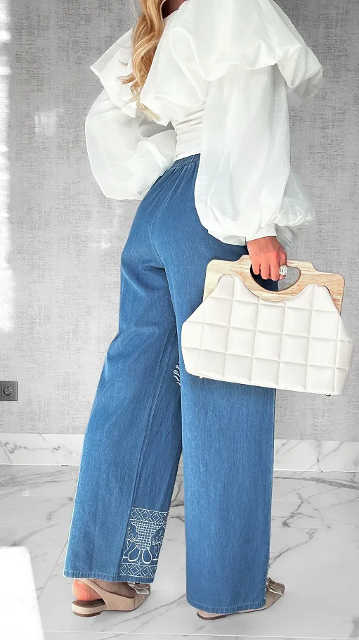 Luźne spodnie z miękkiego jeansu z haftami ONE SIZE - P438