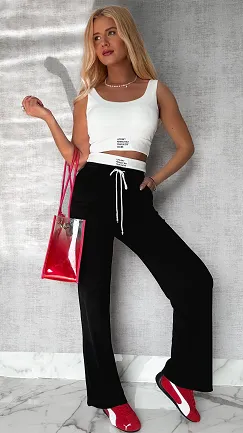 Wygodny sportowy komplet TOP + czarne spodnie ONE SIZE - P556B